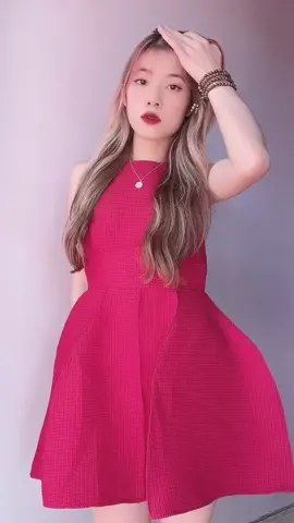 Váy đỏ chứng tỏ🙄 #lleo_402 