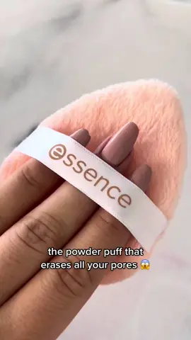 smooth like a baby butt with our powder puff 👀 #essencecosmetics #essence #smoothskin #viral