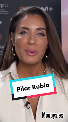 #Entrevista con @pilarrubio_oficial #pilarrubio en el #70ssiff donde ha presentado el nuevo reality de #Rakuten : #DiscoveringCanaryIslands , tienes el vídeo completo en nuestro canal de YouTube / LINK EN BIO #reality #programa #supervivencia #pilarrubiofan #pilarrubio❤️❤️❤️❤️ #eldesafio #desafio #pilarrubiosergioramos #pilarrubiodesigner 