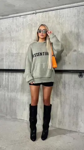 Styling the Essentials knit pullover hoodie In pistachio 🫒 #winterfashion #autumnfashion #essentialsfearofgod #fashiontiktok #fyp #stylingideas 