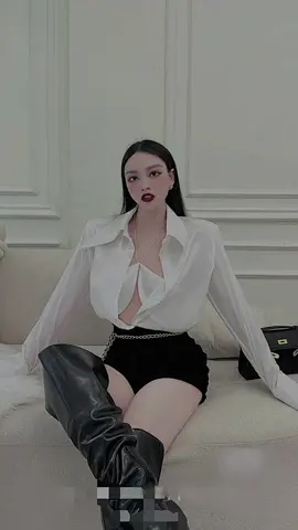 𝐴𝑛ℎ 𝑛𝑜́𝑖 𝑡ℎ𝑖́𝑐ℎ 𝑚𝑢̛𝑎, 𝑒𝑚 𝑙𝑎̀𝑚 𝑚𝑢̀𝑎 ℎ𝑎̣.       𝐴𝑛ℎ 𝑡ℎ𝑖́𝑐ℎ 𝑐𝑢̉𝑎 𝑙𝑎̣, 𝑑𝑎̣ 𝑐𝑜́ 𝑒𝑚 đ𝑎̂𝑦 💕     