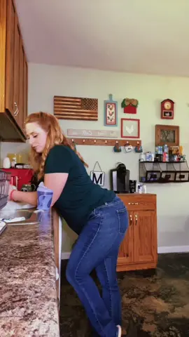 It’s that time of year #huntingseason #MomsofTikTok #mombod #fyp #foryou #girlswithguns #girlswithbows #LikeAMonarch #transitions #trending 