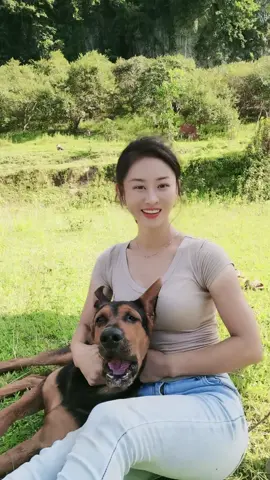 The beauty and the dog. #asiangirl #foryou #sexy #beauty #fyp 