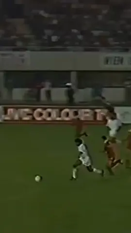 ตอบกลับ @30457053985 Frank Rijkaard#rijkaard #acmilan #netherland #football #foyou #foyoupage #fyp