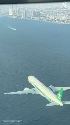 من سماء مدينة جدة طائرة الخطوط السعودية B777 على ارتفاع منخفض (700f قدم) 214 متر من سطح البحر