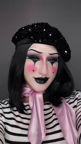 y’all i’m SO excited about all the Halloween looks I have in store!! #makeupartist#halloweenmakeup 