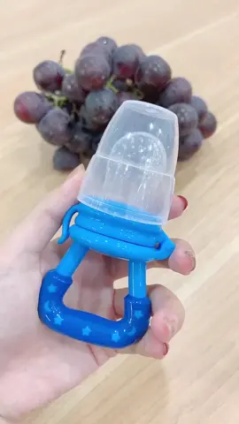 Tu bebé está comenzando la alimentación complementaria?? 🤱🏻🧑🏻‍🍼👶🏻Que lo haga, pero sin riesgos 😊Chupete para frutas 🍉 Desde los 6 meses.✓Libre de BPA✓ Tetina de silicona blanda Últimas unidades 👌Envios a todo el país 🇦🇷#chupeteparafrutas #chupete #alimentacionsuplementaria #fyp #parati