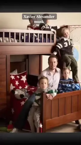 Con ruột tỉ phú Elon Musk đổi tên, “không muốn dính dáng đến cha” Là con của Người Giàu nhất thế giới, được cho là sinh ra ở vạch đích nhưng thực tế lại hoàn toàn khác...Ngay khi bước sang tuổi 18,  Xavier Alexander Musk ( người con trưởng)  đã đệ đơn lên tòa án yêu cầu đổi sang giới tính nữ và sửa tên thành Vivian Jenna Wilson theo họ Mẹ, nguyên nhân đến từ quan điểm về LGBT của Tỷ phú ELON MUSK #elonmusk #vivian