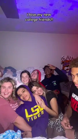 #greenscreenvideo #greenscreen torn between spending my birthday here or with them .. 💔