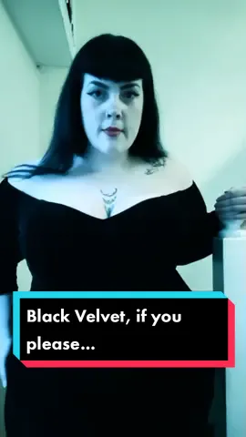 This dress is probably one of my absolute favourites 🖤 #blackvelvet #curvytiktok  #curvybodies #curvygirl #curvyconfidence