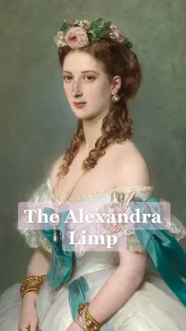 Historical fashion had some bizarre inspirations… 👸🏼 #History #fashionhistory #princessofwales #katemiddleton #duchessofcambridge #victorianfashion #victorianhistory #britishroyalfamily #queenelizabeth 