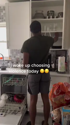 My kids like to randomly choose violence and I’m gonna record it every single time because why are u mad buddy 😂😂😂😂😂🤷‍♀️🤷‍♀️#hotmomallseasonlong 