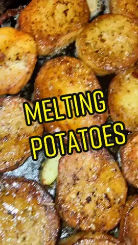 Melt in your mouth deliciousness! 🤌🏽#Recipes #FoodTikTok #Potatoes #MeltingPotatoes #SideDishes  #HavaianasLivreDeCliches 