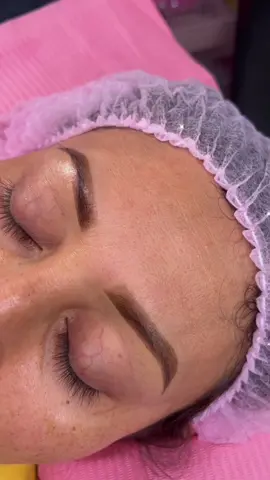 Servicio de henna antes y después follow for more #hennabrows  #tintesemipermanente #cejasconhenna  #eyebrowshaping #beforeandafterbrows #antesydespués #cejasantesydespues   