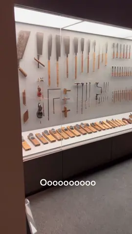 I was almost late, but really glad I made in time to visit the carpenter’s tool museum in Kobe, Japan. This is one of the displays there, but they also have models of all kind of joints (that you can actually play with), more tool displays, and maybe even some classes that I missed. Very cool place to visit #woodworking #handtools #japanesehandtools #japan #japanesetools 