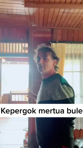 Kepergok mertua bule #fyp #viral #pasutri #bule #bulesunda #keluargamuda #suamiistri #mertua #mantu #istri #suami #buleeenyasar #prank #fypシ 
