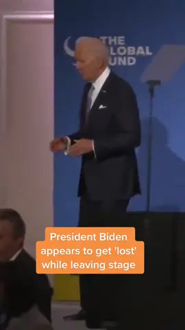 The President was delivering a speech at the UN Assembly (🎥: Reuters) #joebiden #biden #potus #president #us #un #unassembly #news #worldnews #unitednations #lost 