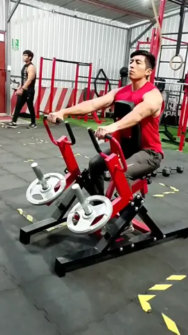 Máquina Hammer Dorsales 🔥 #Fitness #gym #entrenamiento #pesas #dorsales  #tendencia #fyp #viral