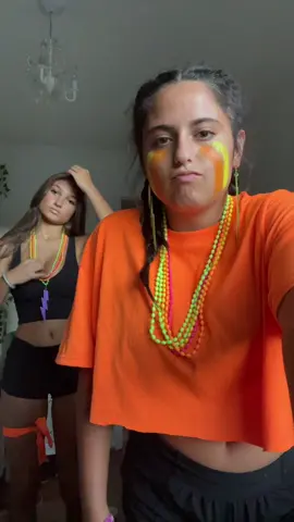 so neon😝#18 #fakebody @leahghadisha 