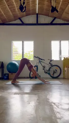 Don’t let this weather stop you from moving mindfully today. #yoga #yogini #yogalove #yogateacher #tiktokfitph #tiktoksportsph #vinyasa #flow 