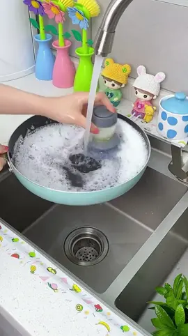 #chinagadgets #chinesegadgets Chinese commodity dishwashing utensils!