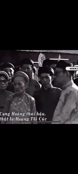 Đức Từ Cung Hoàng Thái Hậu tại lễ khánh thành Hưng Tổ Miếu 🙏🏻🙏🏻🙏🏻