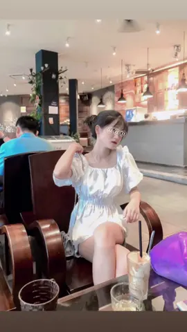 Đôi khi thứ ta cần không phải là một chiếc ô vào ngày mưa tầm tã. Mà là một ai đó có thể cùng ta đi dưới cơn mưa ấy. #xuhuong @4K FOLLOW THÌ ĐỔI TÊN 