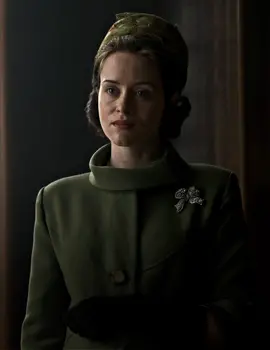young queen elizabeth ll is a baddass xx #thecrown #likeamonarch #thecrownedit #queenelizabeth #clairefoy #foryou #thecrownnetflix 