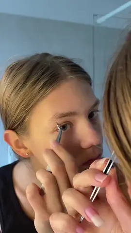 Watch to 3 sec, the back camera 🤯