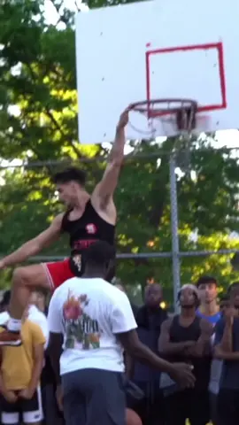 Replying to @Niklas Wienands can’t claim somewhere I’m not from #basketball #streetball #ballislife #foryou #mk 