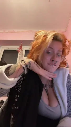 I’m in a silly goofy mood #uglypeopledeserverights #iykyk #melaniemartinez 