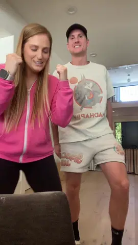 He 💩 in the yard @ryan.trainor @meghantrainor #Siblings #workinonitpod 