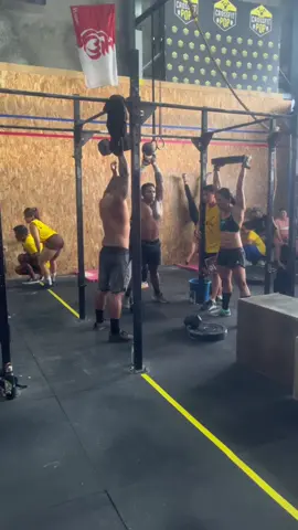 Aujourd'hui se déroule la Compétition de CROSSFIT POP jusqu'à 17h 🇵🇫 Let's Go les passionnés  @aitosport #fit #Fitness #tahiti #competition 