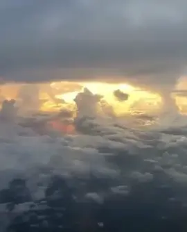 En las nubes.😳🍓#fouryoupage  #afrohousevenezuela #afrohouse #parati #viraltiktok #enlasnubes #afrohousevzla #🇻🇪 #venezuela #lentejassssss 