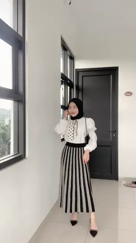 Rok from @Elise Collection link no.400 mereka lg adain give away cek ig nya❗️lagi ada promo all item 10% dan ada offline store nya