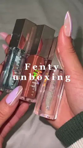 I couldn’t find the Hot Chocolit shade 😩🍫 @Fenty Beauty #asmr #fyp #fentybeauty #fentylipgloss #fentyglossbomb 