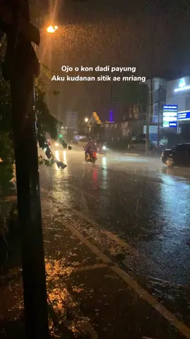 Yo ndak mampu no #gamon #sad #jawapride #jogja #rain #disponsori #capcut #storywa 