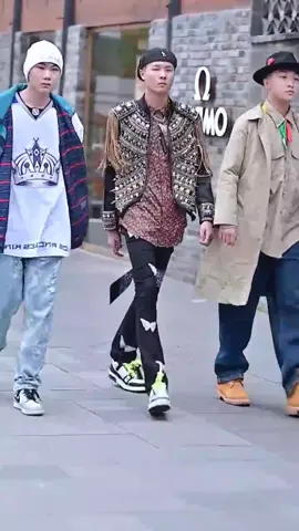 #StreetShooting #Beautr #Handsome#FashionWear