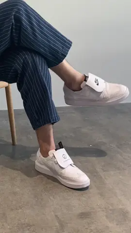 ใครจะห้ามใจไหวกับ Nike Kwondo 1 G-Dragon Peaceminusone Triple White ฝีมือสุดเท่ของหนุ่ม GD แห่ง Bigbang x Nike ตัวนี้รีเซลจนราคาไปไกลแล้ว ได้ข่าวแว่วๆ มาว่าจะออกสีใหม่ด้วยนะ! #SASOM #คลาสแฟชั่น #sneakers #bigbang #vip #gdragon 