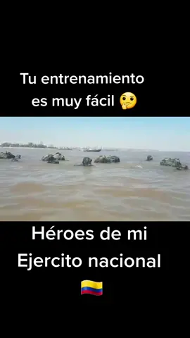 Entrenamiento Militar ⚔️💪#aviacionarmycolombiaofic #entrenamiento #militar #cruce #fypシ #fyp #army #parati 