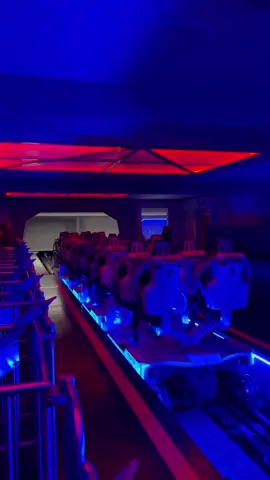 Who is ready to ride?🖖#startrekoperationenterprise #startrek #moviepark #movieparkgermany #freizeitpark #themepark #pretpark #coaster #rollercoaster #imascore #lunch #dispatch #mack #mackrides #mackprodukt #launchcoaster #fy #fyp #fd 
