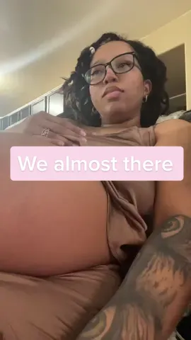 Lordt I’m ready! The contractions are hurting worst and I’m ready to get through it!!😩