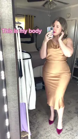 In case you need a reminder to be thankful for all the things our bodies allow us to do. Every inch of you is wonderful 💕  Ps. I’d love to see your version! #outfitideas #bodypositivity #midsizefashion 