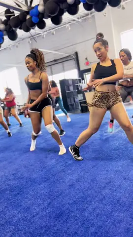 The #1 hottest #twerkfitness class in ATL 🔥🔥 Join us every Saturday at 11AM or subscribe to YouTube channel & stream full workout 🍑💃🏽 (tap link in bio) #twerknsweat #litraining #atlfitness #atlfitnesstrainer #blackgirlfitness #HausLabsFoundation #funworkout #dancefitness #groupfitnessclass #athomeworkout #dancecardio #dancecardioworkout #zumbafitness