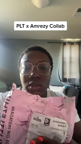 Another day another unboxing feat @amrezy collab with @prettylittlething part 1 with just the highlighters #highlighter #unboxing #plt #pltcollab #pltamrezy #amrezycollab #darkskinreview #makeupreview 