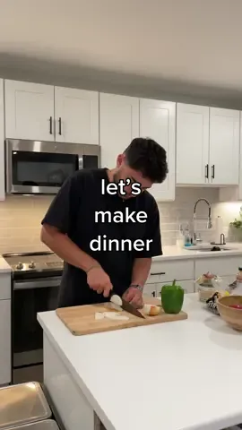 let’s make dinner at mine #cookwithme #dinnerwithme #cookathome #mealideas #DinnerIdeas #pizzatime 