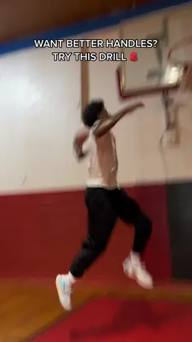 WANT BETTER HANDLES? TRY THIS DRILL 🎒 #GrindHouseBasketball #iTrainWithMarcusWalker #basketballtiktok #basketballtraining #basketball #Handles #fyp 