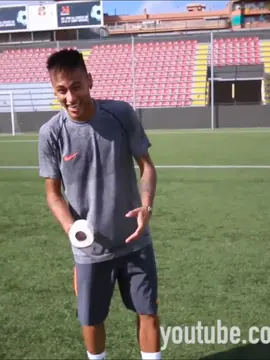 Neymar juggling a toilet roll 🧻🤣