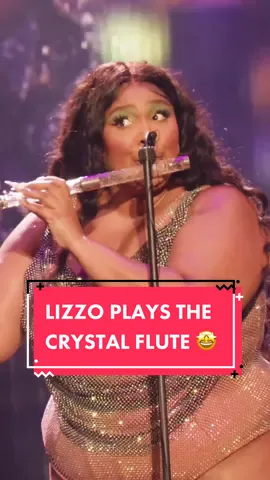 The #libraryofcongress let #lizzo play President #jamesmadison’s 200 year old #crystalflute for the first time 🤩🎶 [🎥:IG/lizzo]