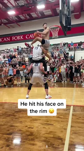 He got UP for this dunk 🔥 (via @isaiahrivera1) #basketball #dunk #dunkcontest 